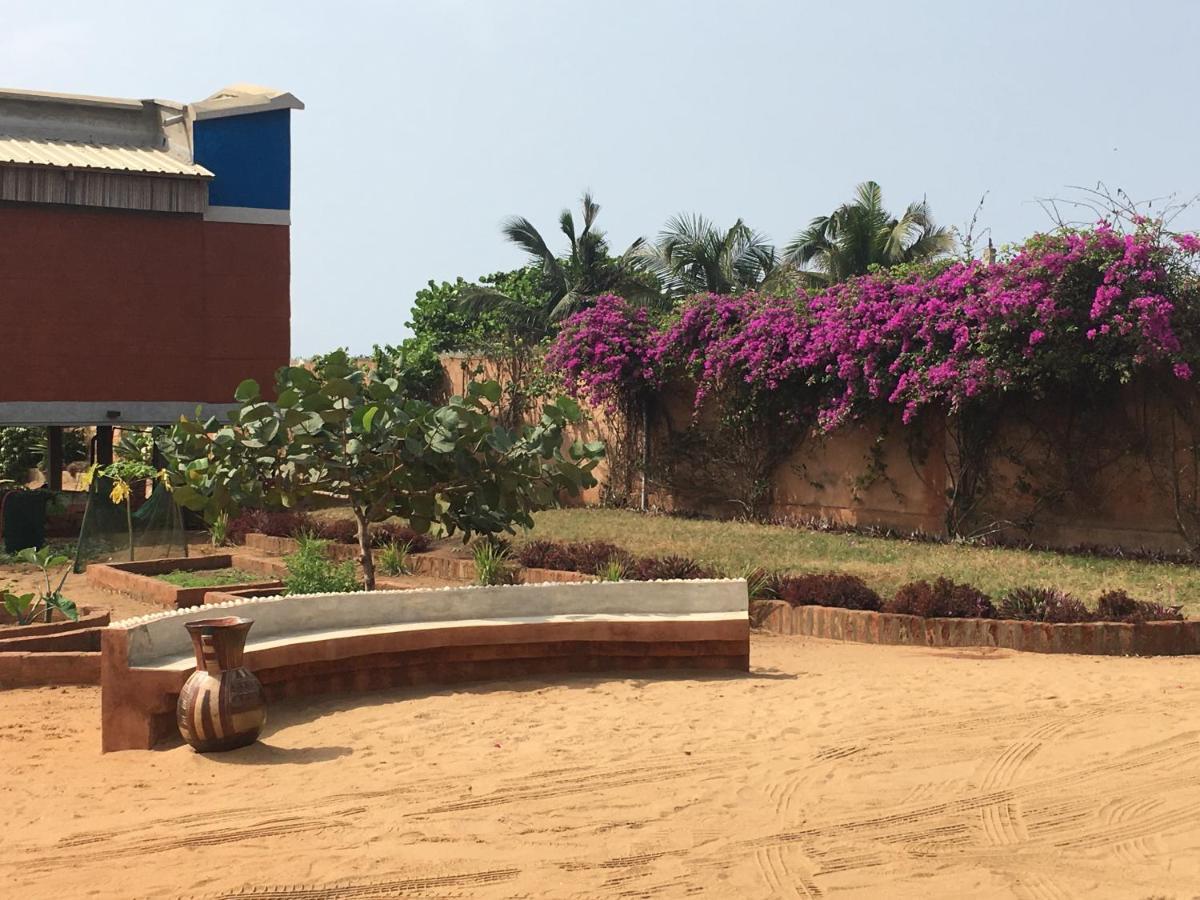 La Maison Bleue Lomé Exteriör bild